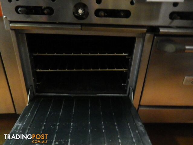 Garland GF48-8LL 8 Burner Gas Double Oven Range - Secondhand Catering Equipment - photo 4 of 11