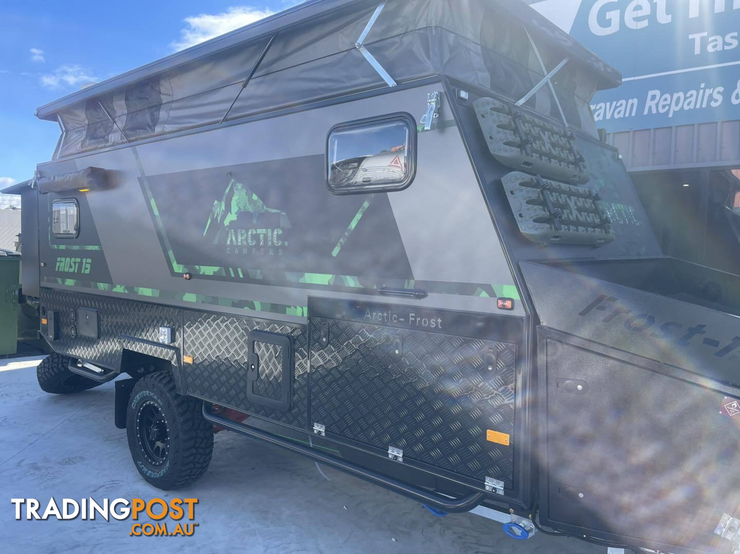 ARCTIC FROST 15LK HYBRID CAMPER