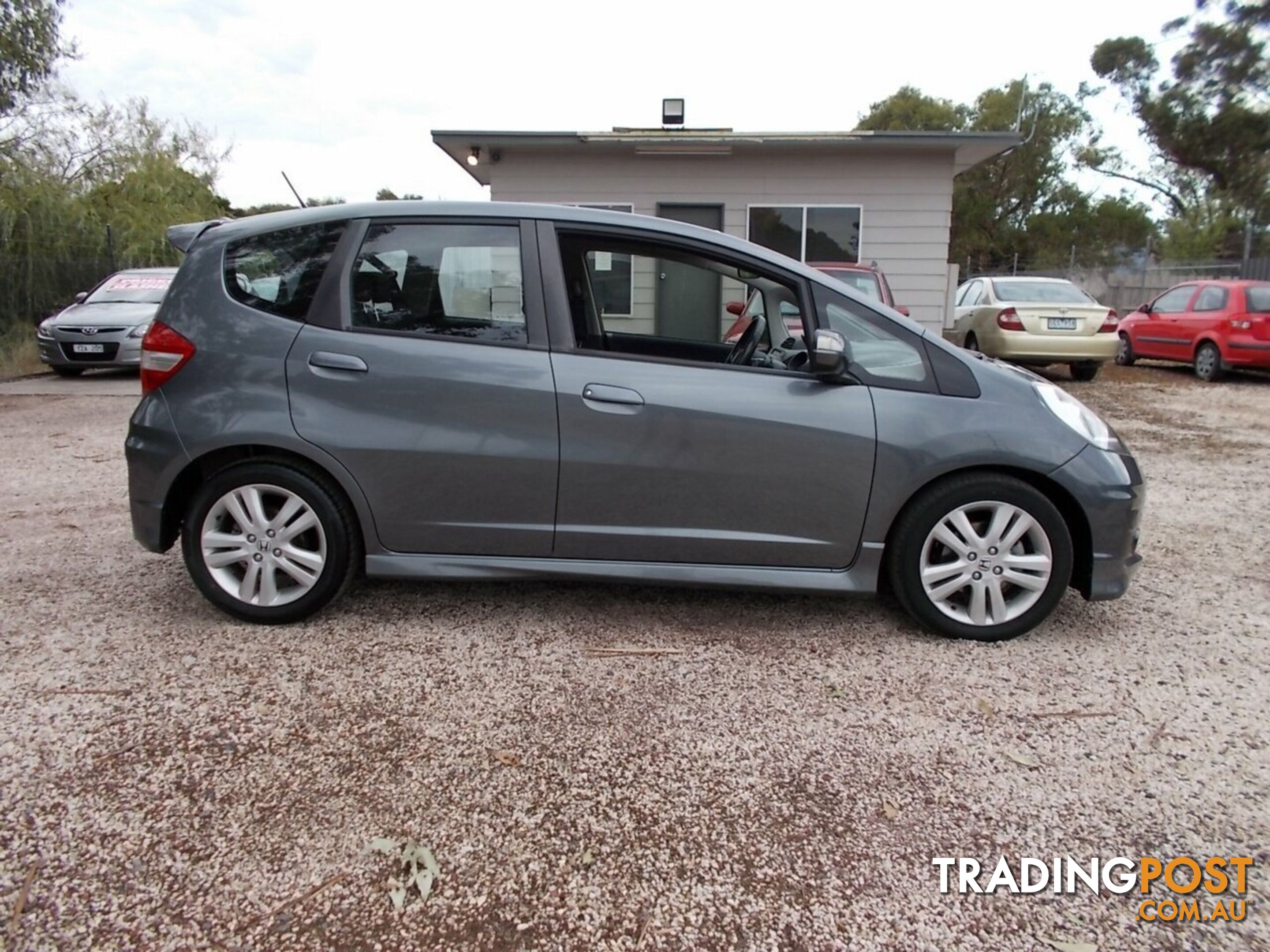 2013 HONDA JAZZ VIBE GE HATCHBACK