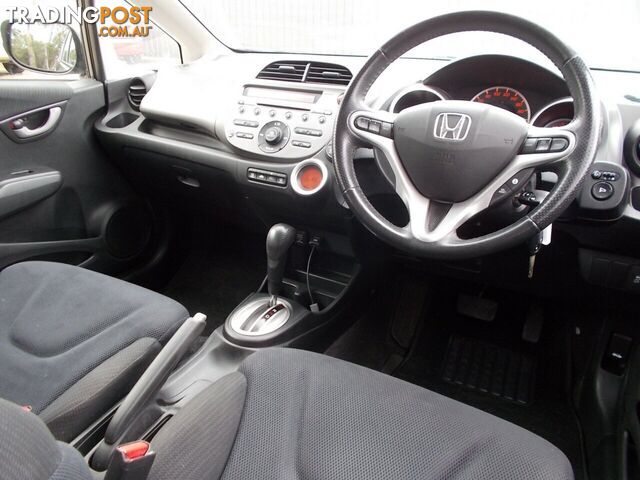 2013 HONDA JAZZ VIBE GE HATCHBACK