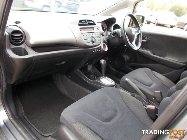 2013 HONDA JAZZ VIBE GE HATCHBACK