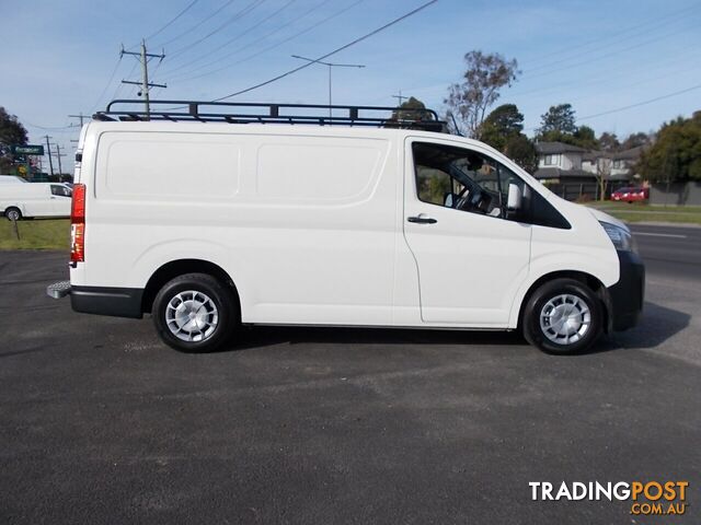 2022 TOYOTA HIACE LWB GDH300R VAN