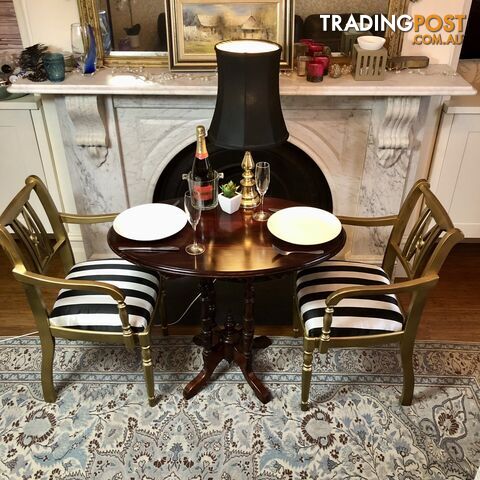 💺2 Gilt & Carved Hollywood Style Accent Armchairs With B&W Satin Seat