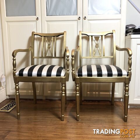 💺2 Gilt & Carved Hollywood Style Accent Armchairs With B&W Satin Seat