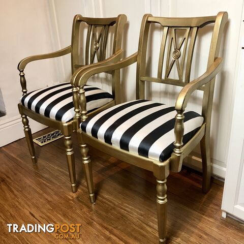 💺2 Gilt & Carved Hollywood Style Accent Armchairs With B&W Satin Seat