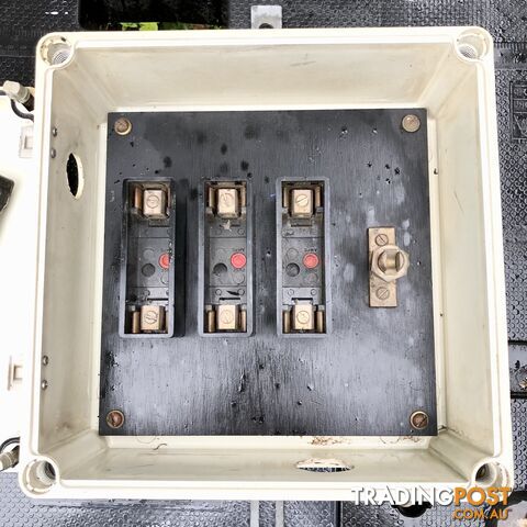 ⚡Industrial 440V Isolator Circuit Mains Box Switch Fuse 3Phase Encl