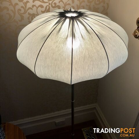 💡ONE Silver Floor Lamp with Saucer Bubble-style Fabric Shade