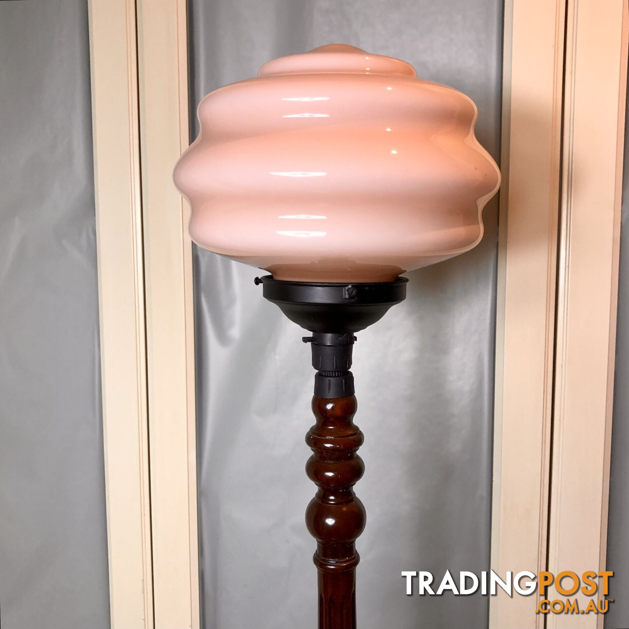 🍥Unique VNTG Pink Glass Standard Floor Lamp w/ Polished Timber Base