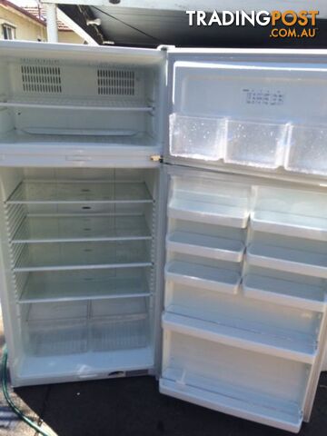 Fisher and paykel 520L fridge - photo 2 of 2