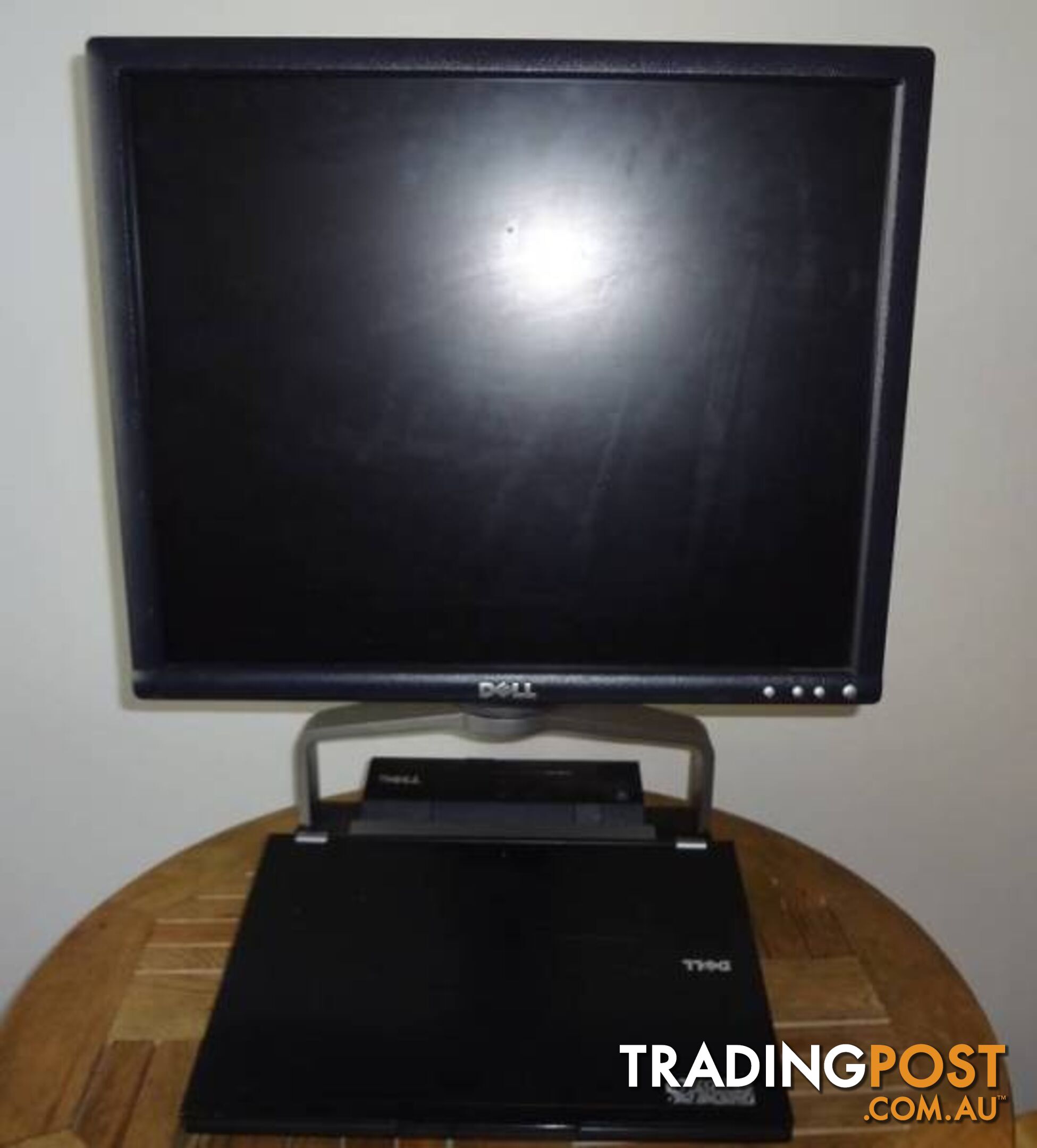 HP WiFi LAPTOP, DOCK, 19" MONITOR etc.