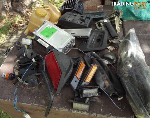 BMW E36 BOX OF PARTS - photo 2 of 3