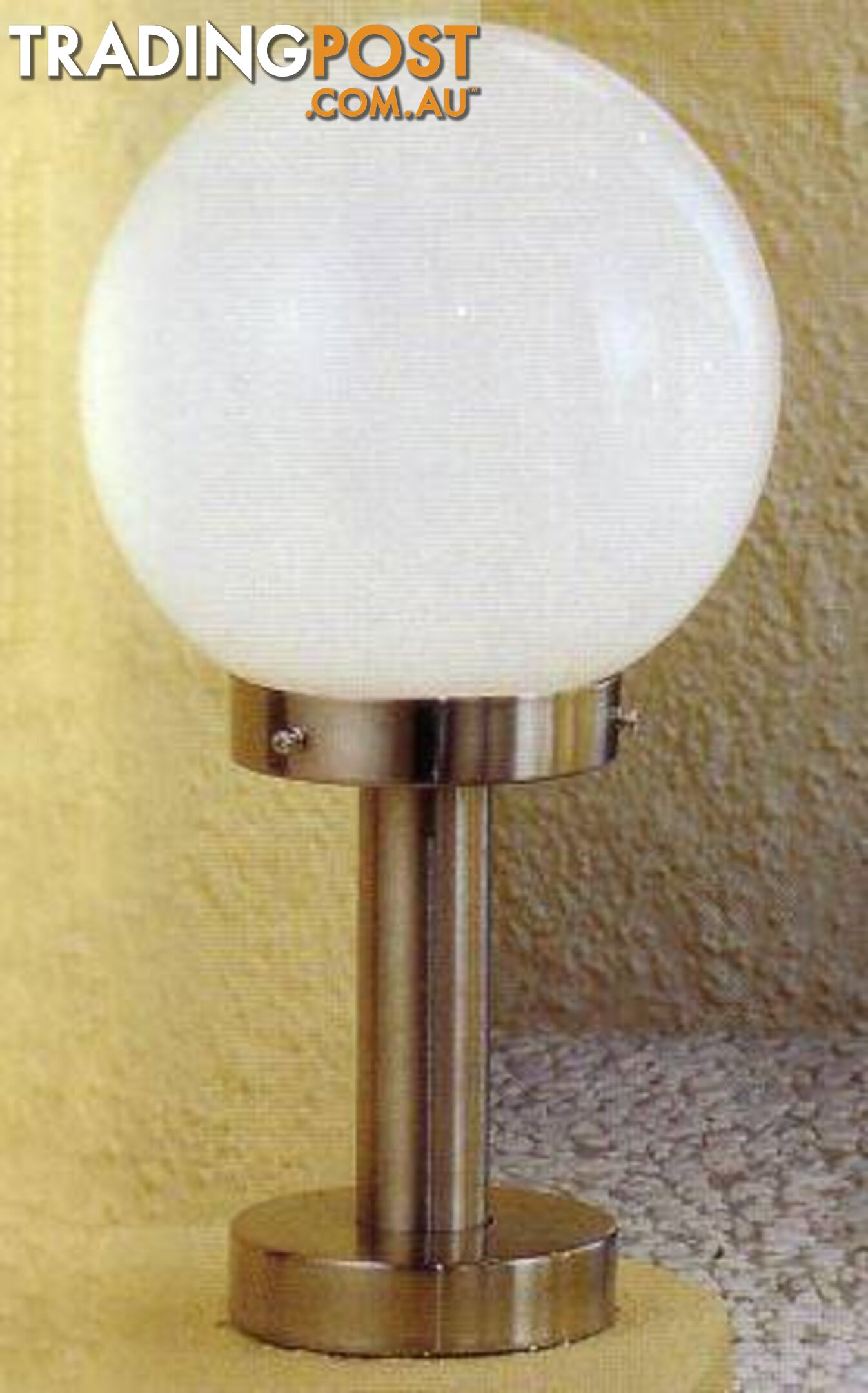 This classic exterier lamp is brand new from a colsed business and is priced to sell at 1/2 RRP at $40 with NO OFFERS.