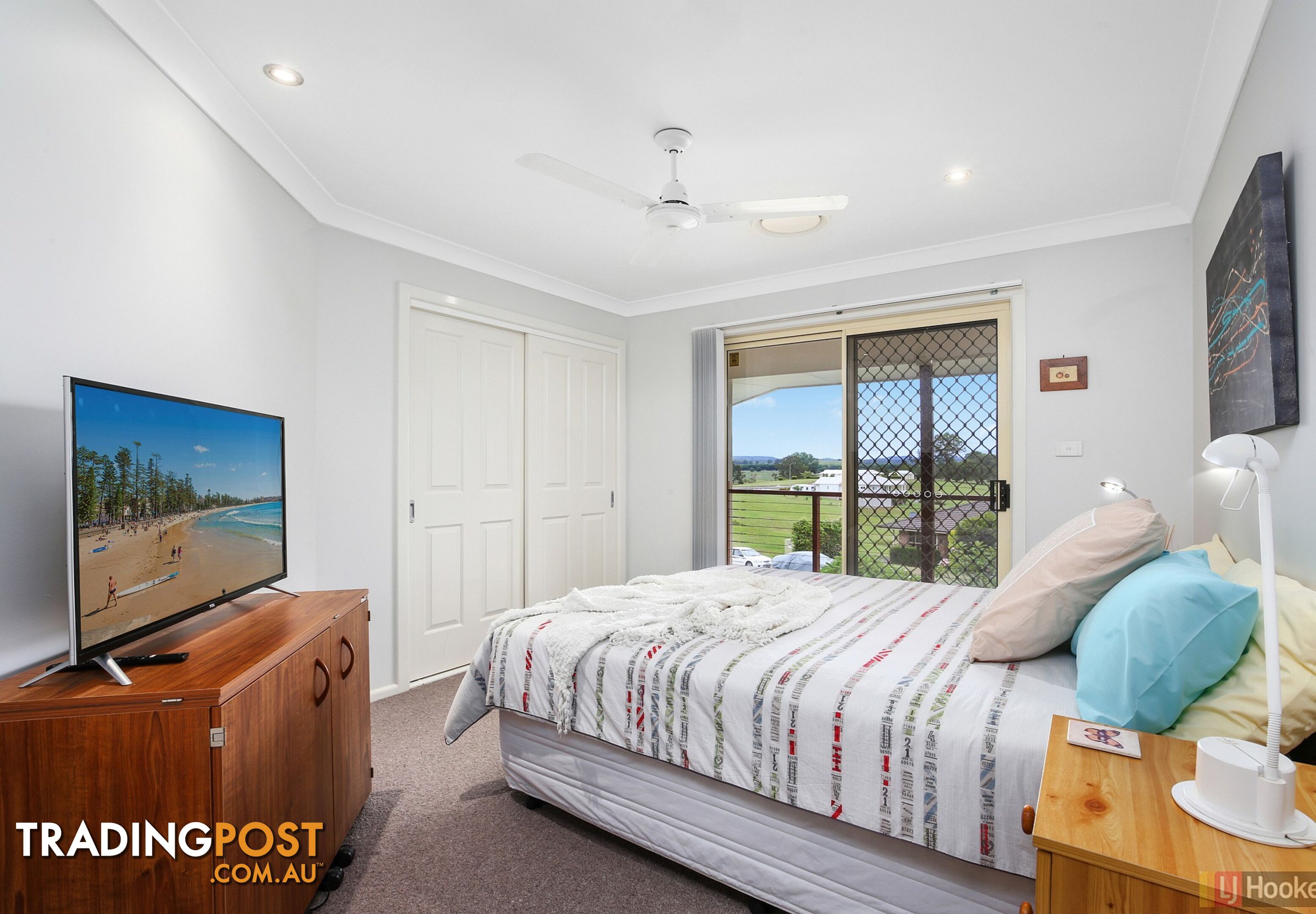 10 Harold Hughes Place GREENHILL NSW 2440