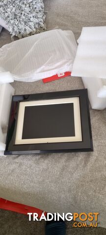 Digital picture frame