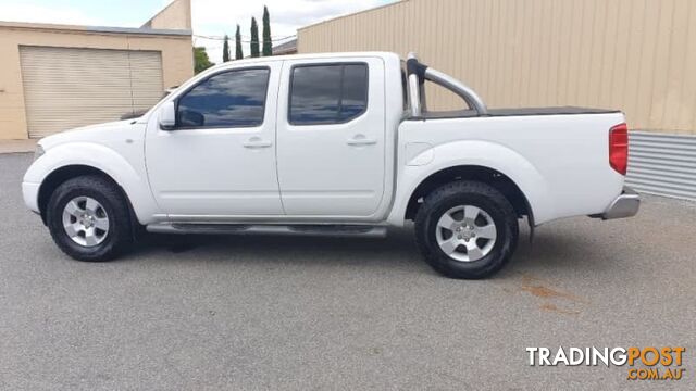 2010 NISSAN NAVARA   