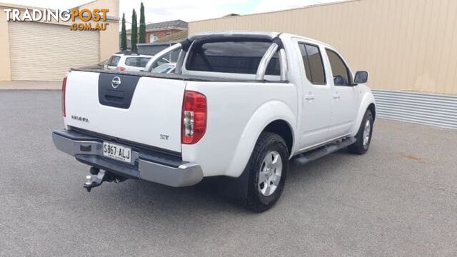 2010 NISSAN NAVARA   