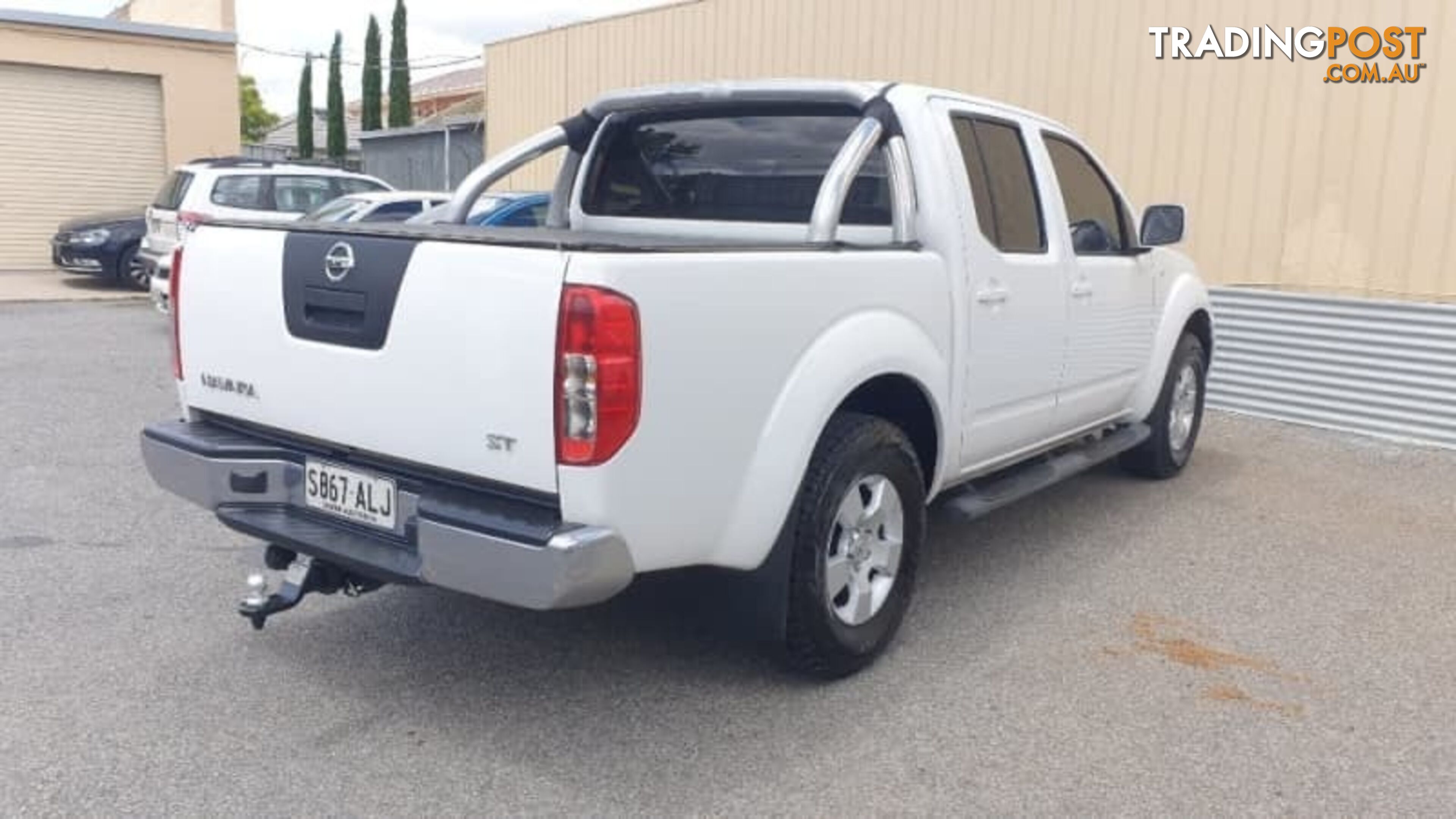 2010 NISSAN NAVARA   