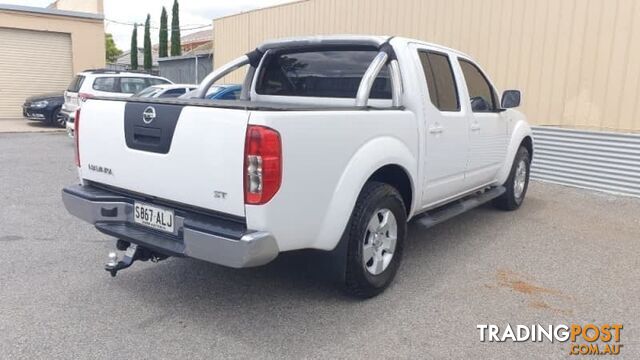 2010 NISSAN NAVARA   