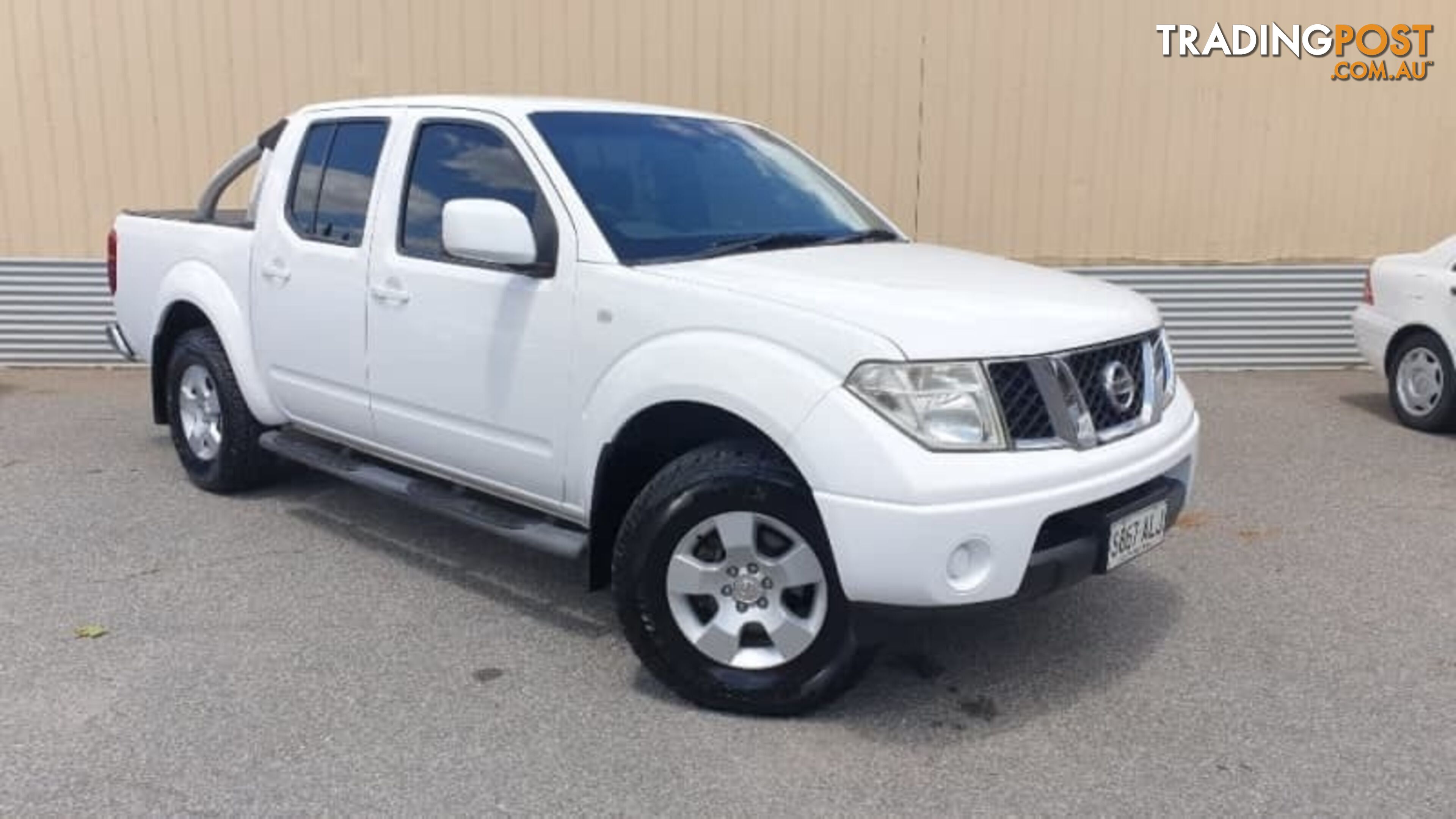 2010 NISSAN NAVARA   