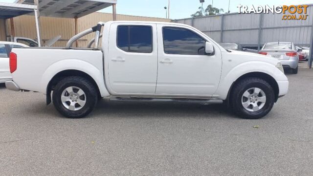 2010 NISSAN NAVARA   