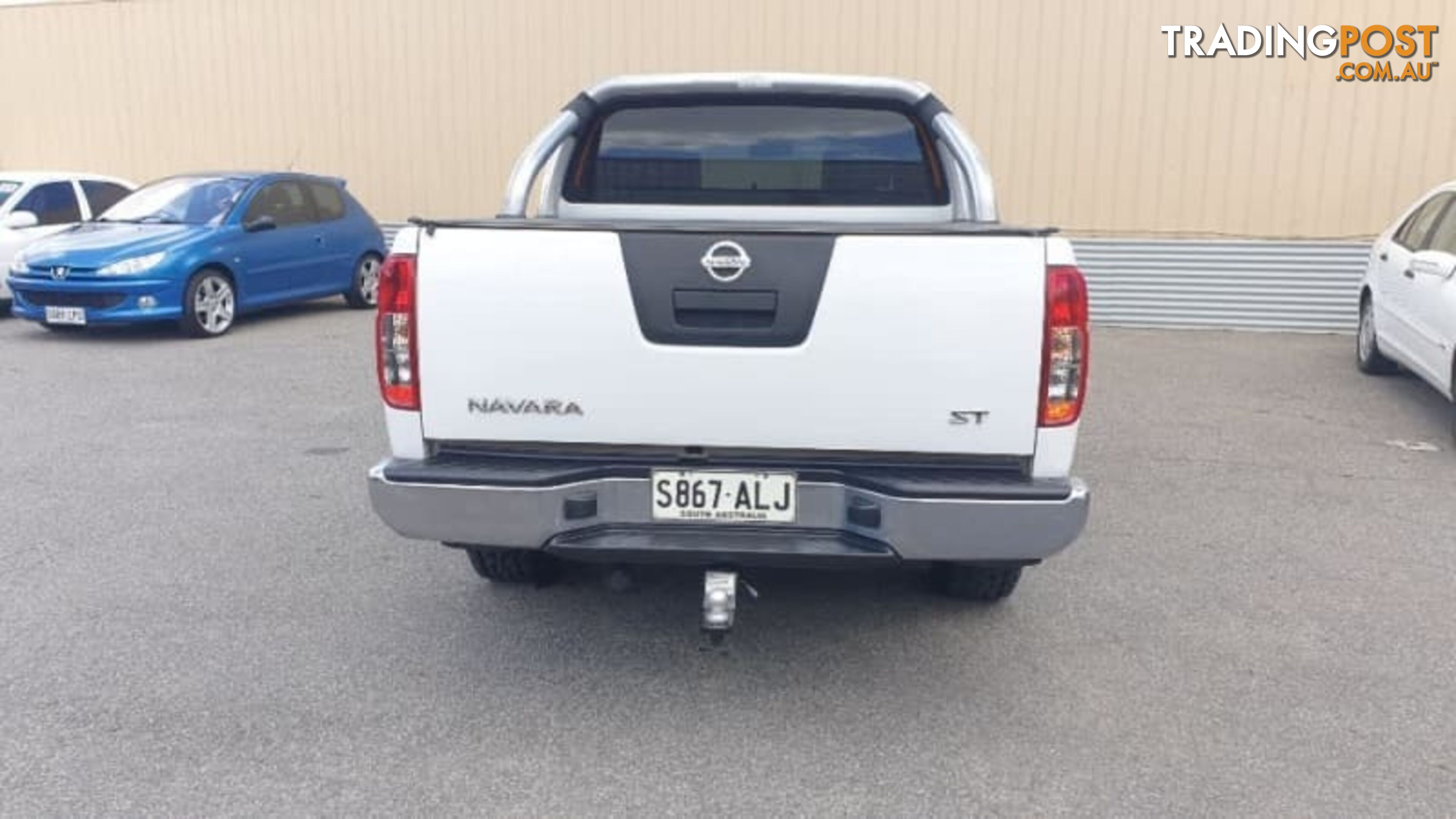 2010 NISSAN NAVARA   