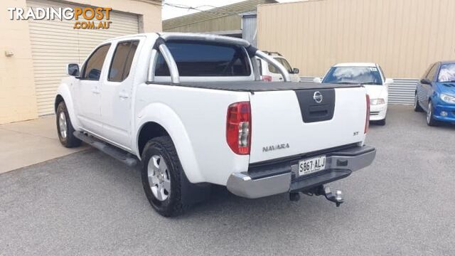 2010 NISSAN NAVARA   