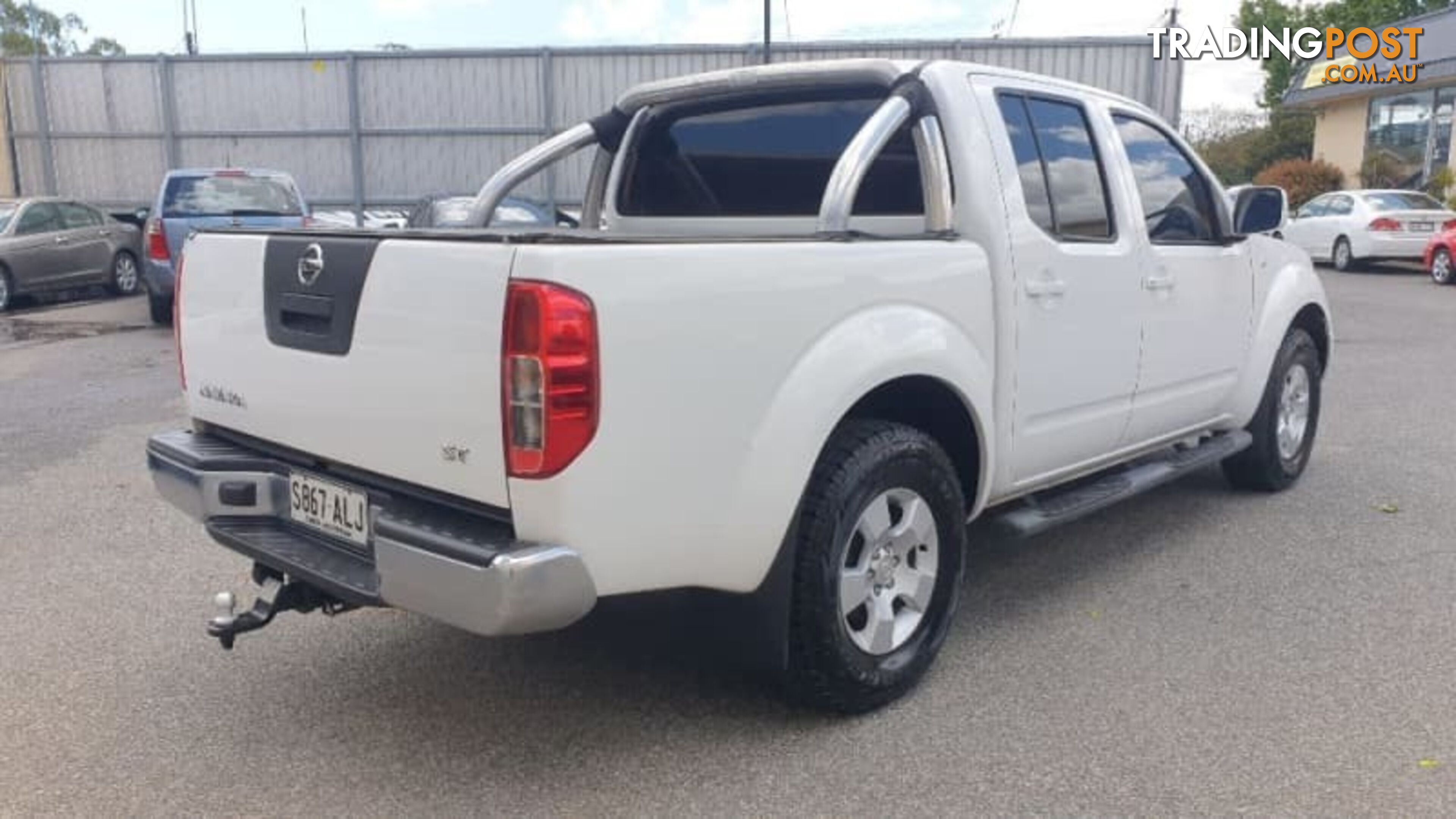 2010 NISSAN NAVARA   