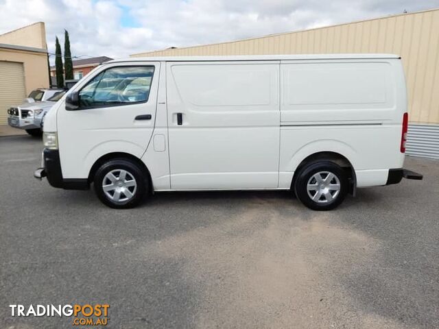 2008 TOYOTA HIACE - photo 4 of 22