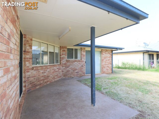 2 Kaitlyn Place EMERALD QLD 4720