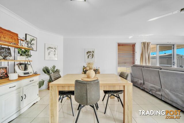 19 Lauren Drive EMERALD QLD 4720 - photo 5 of 18