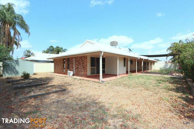 10 Peggy Court EMERALD QLD 4720