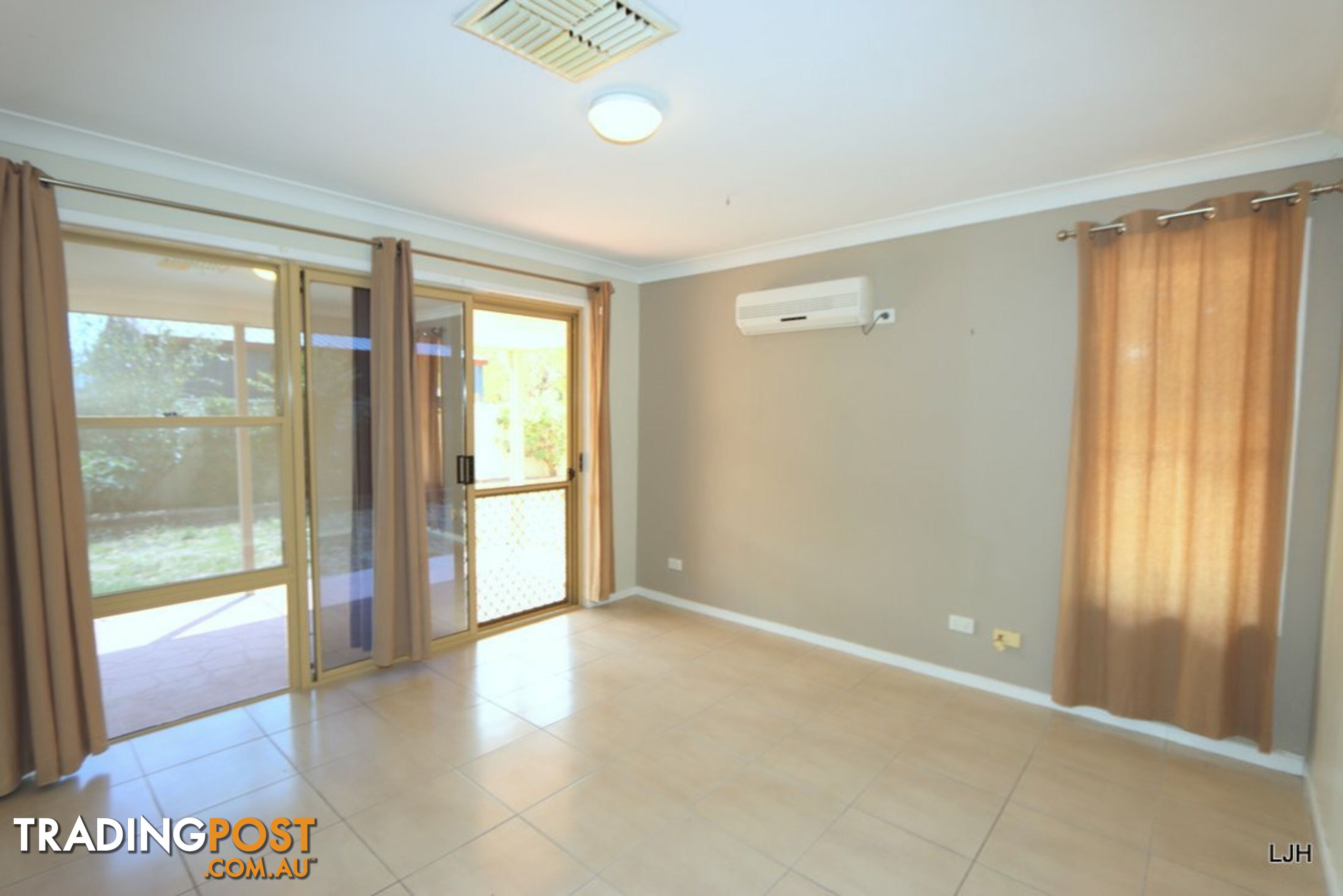 10 Peggy Court EMERALD QLD 4720