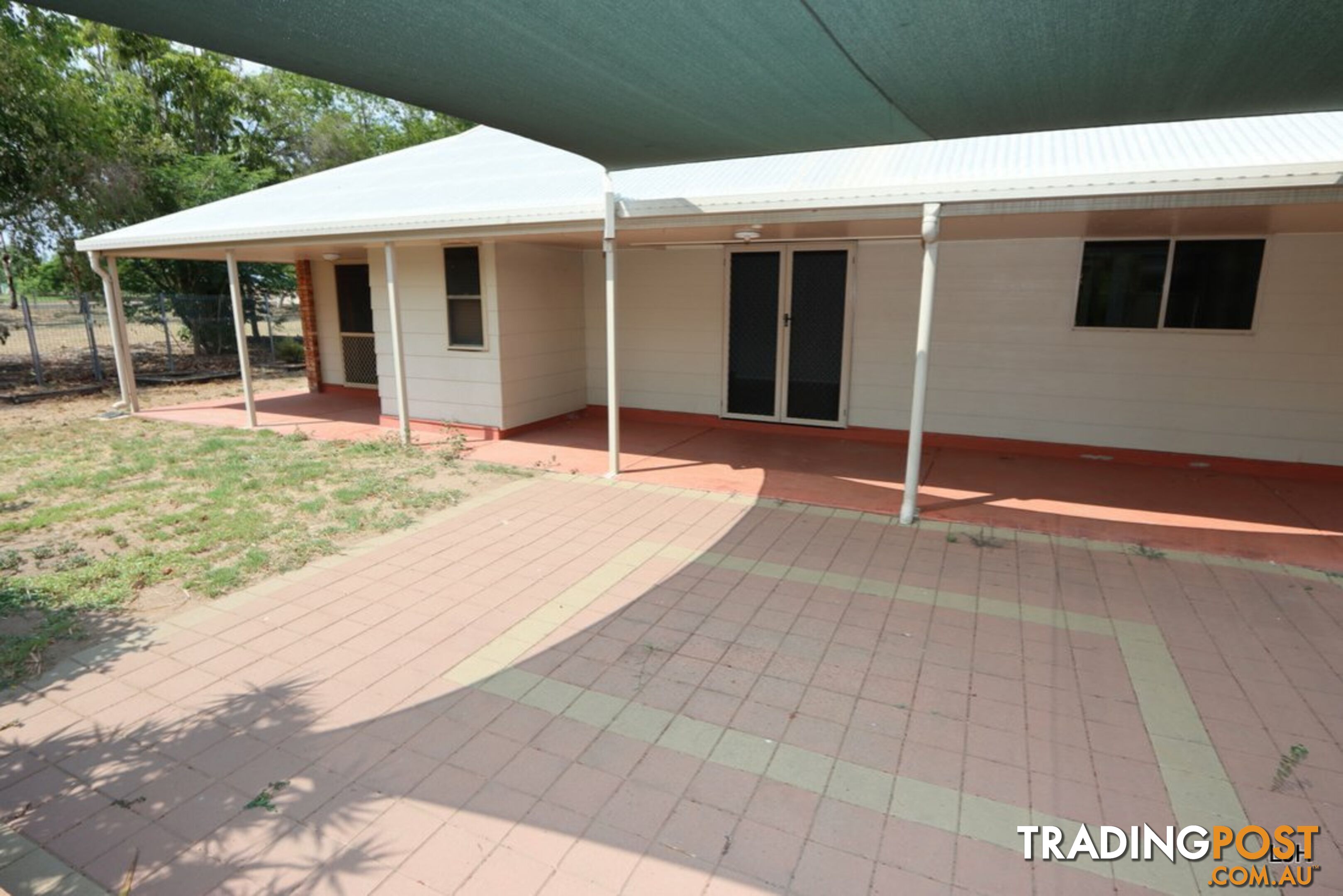 10 Peggy Court EMERALD QLD 4720