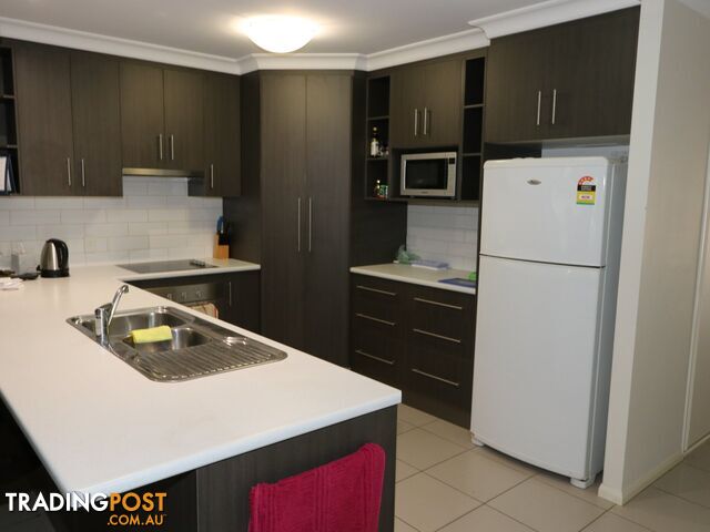 Unit 1/38 Berthun Street EMERALD QLD 4720