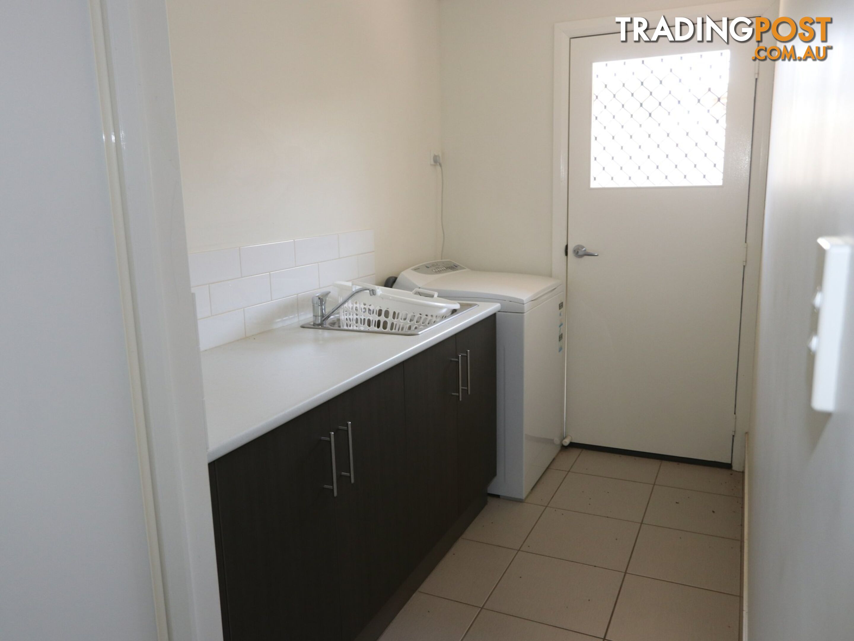 Unit 1/38 Berthun Street EMERALD QLD 4720