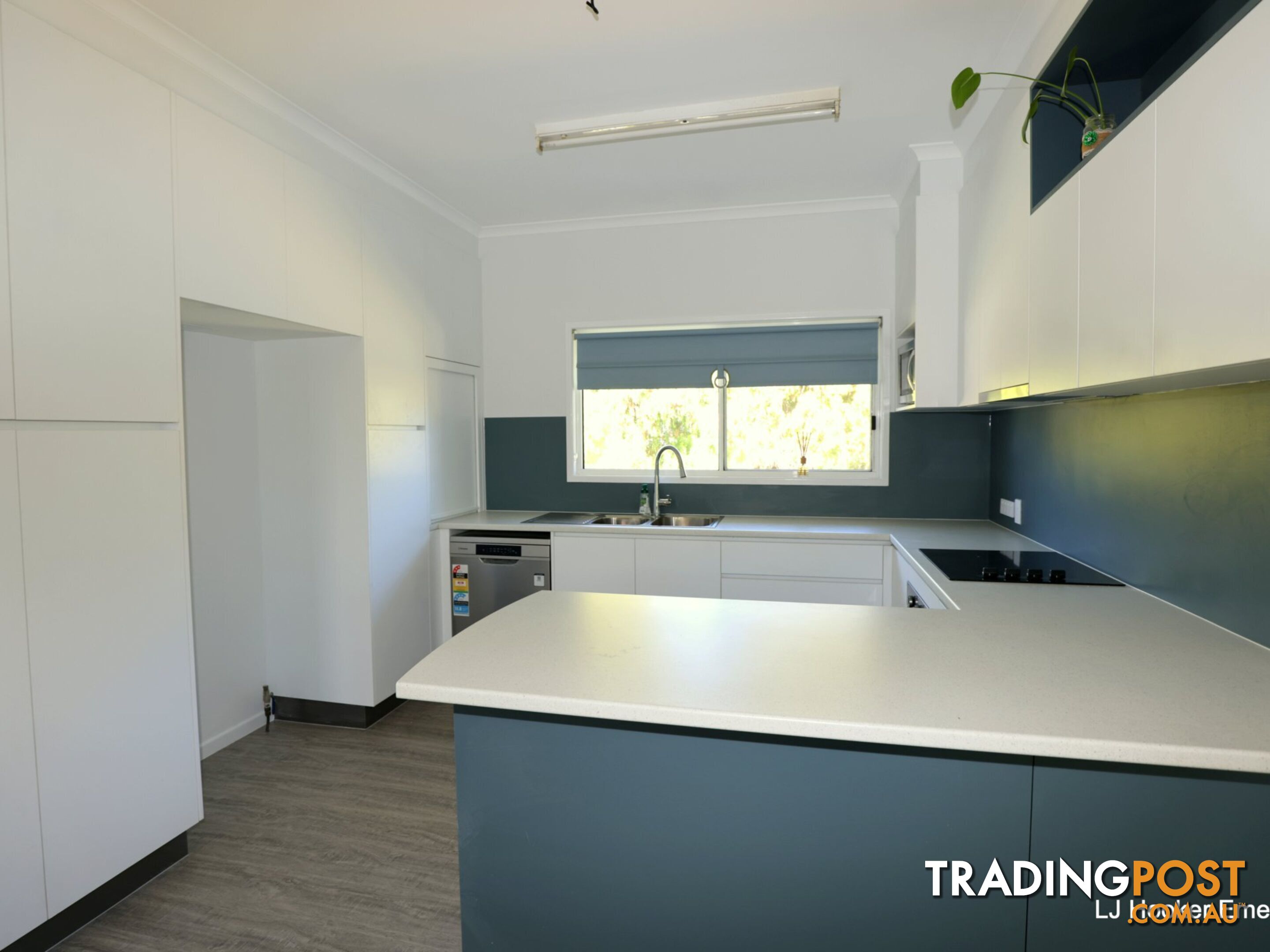 15 Roseanne Road EMERALD QLD 4720