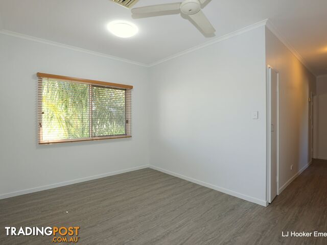 15 Roseanne Road EMERALD QLD 4720