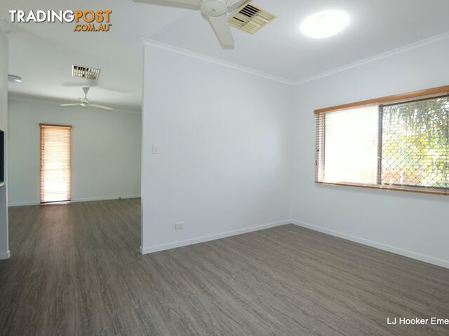 15 Roseanne Road EMERALD QLD 4720