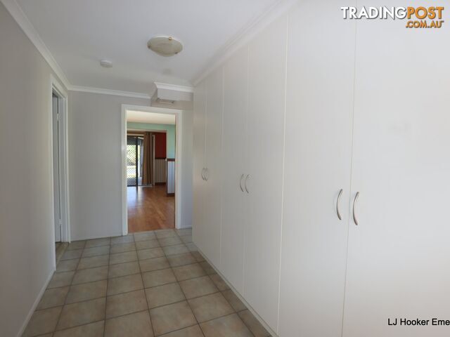 15 Roseanne Road EMERALD QLD 4720