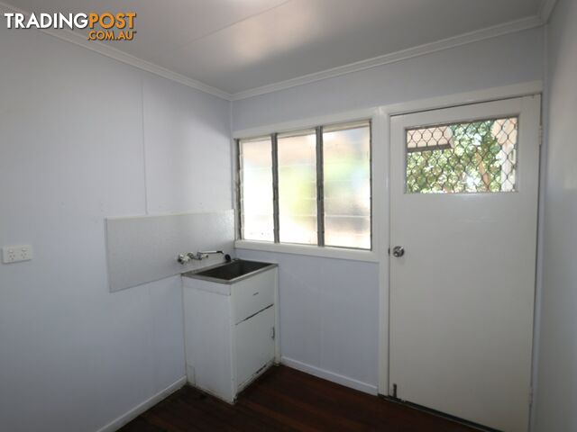 52 Theresa Street EMERALD QLD 4720