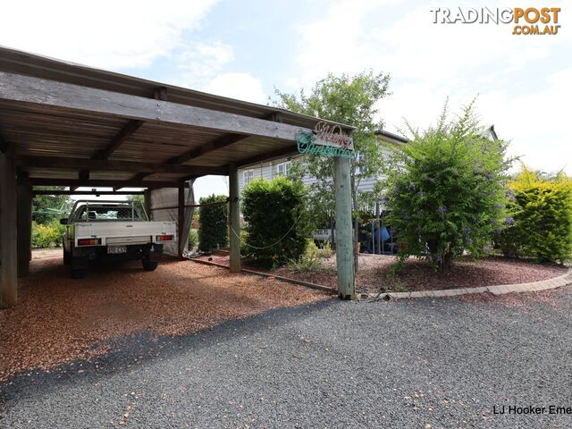 24 Andrews Road EMERALD QLD 4720