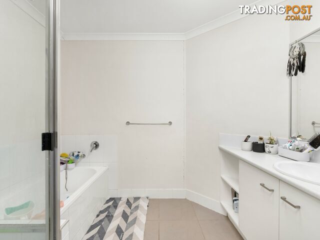 1/4 Eagle Street EMERALD QLD 4720