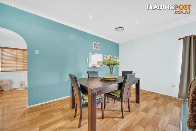 11 Centenary Drive EMERALD QLD 4720 - photo 5 of 21