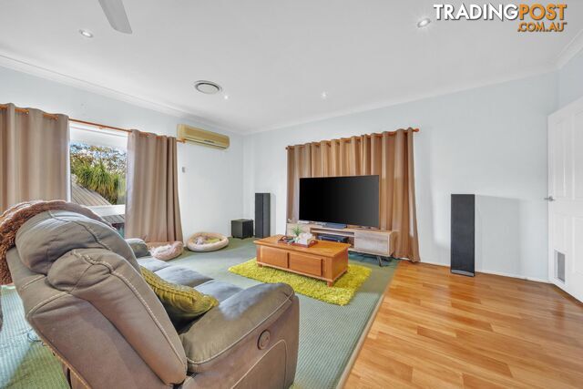 11 Centenary Drive EMERALD QLD 4720 - photo 4 of 21