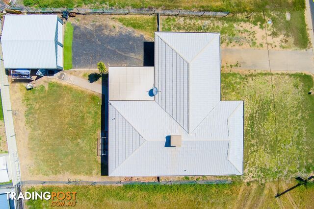 2 Smith Place EMERALD QLD 4720