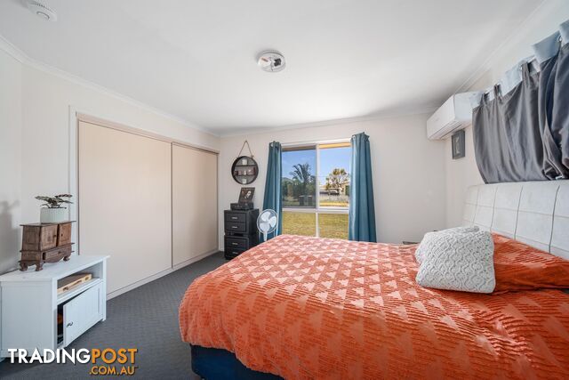 2 Smith Place EMERALD QLD 4720