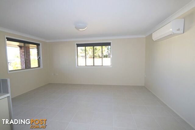 9 Cowan Cr EMERALD QLD 4720