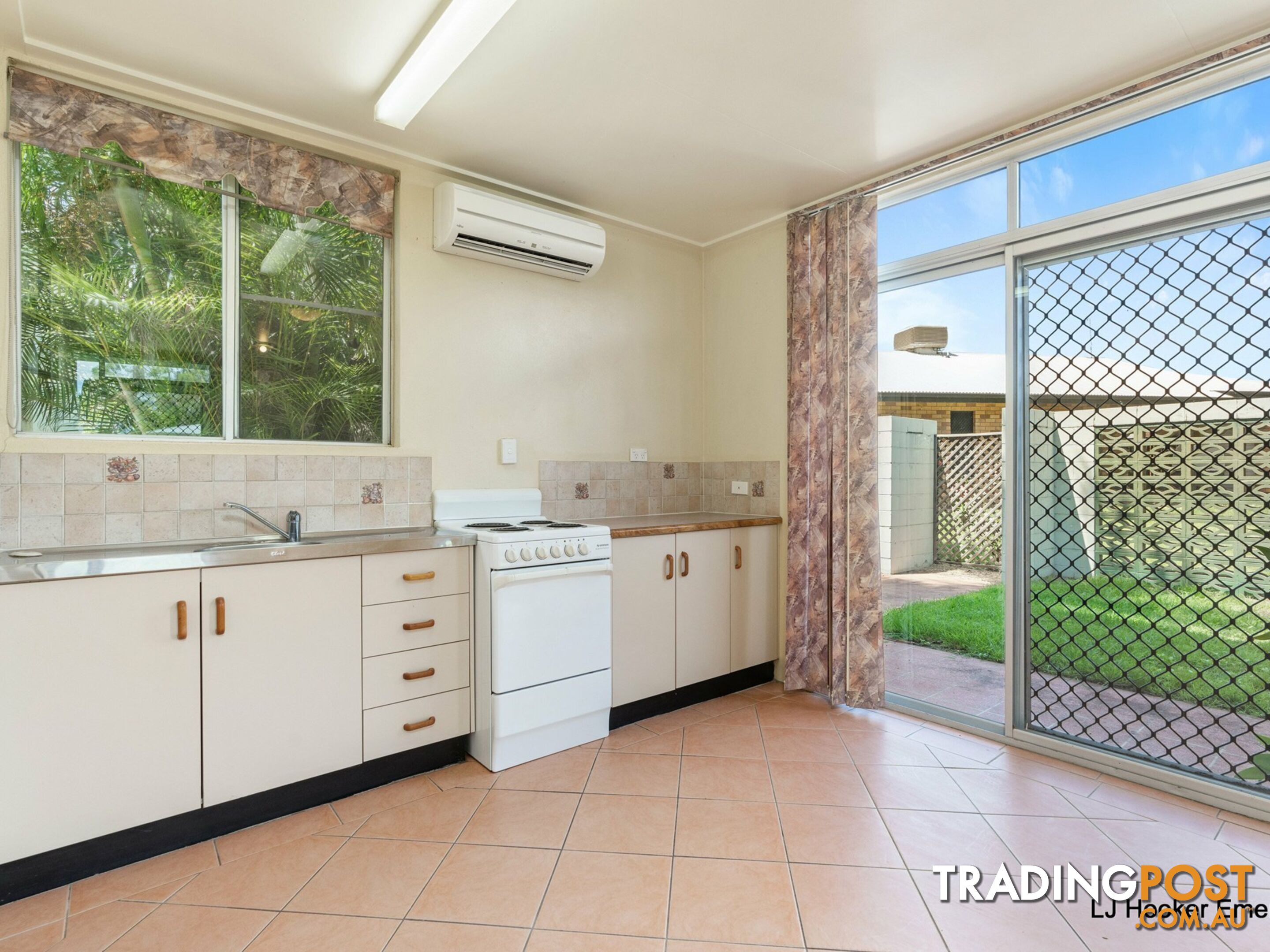 2/53 Dundas Street EMERALD QLD 4720