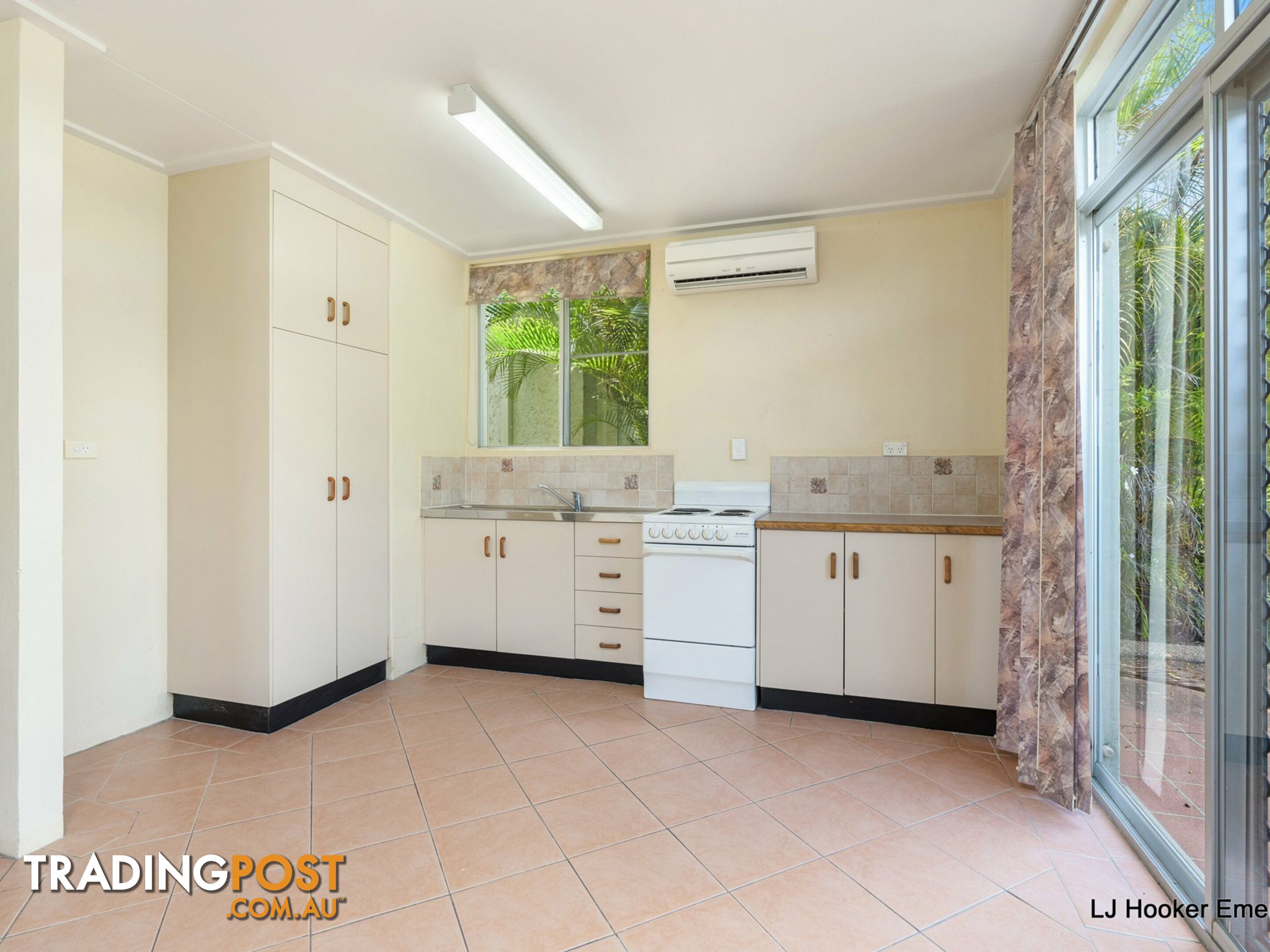 2/53 Dundas Street EMERALD QLD 4720