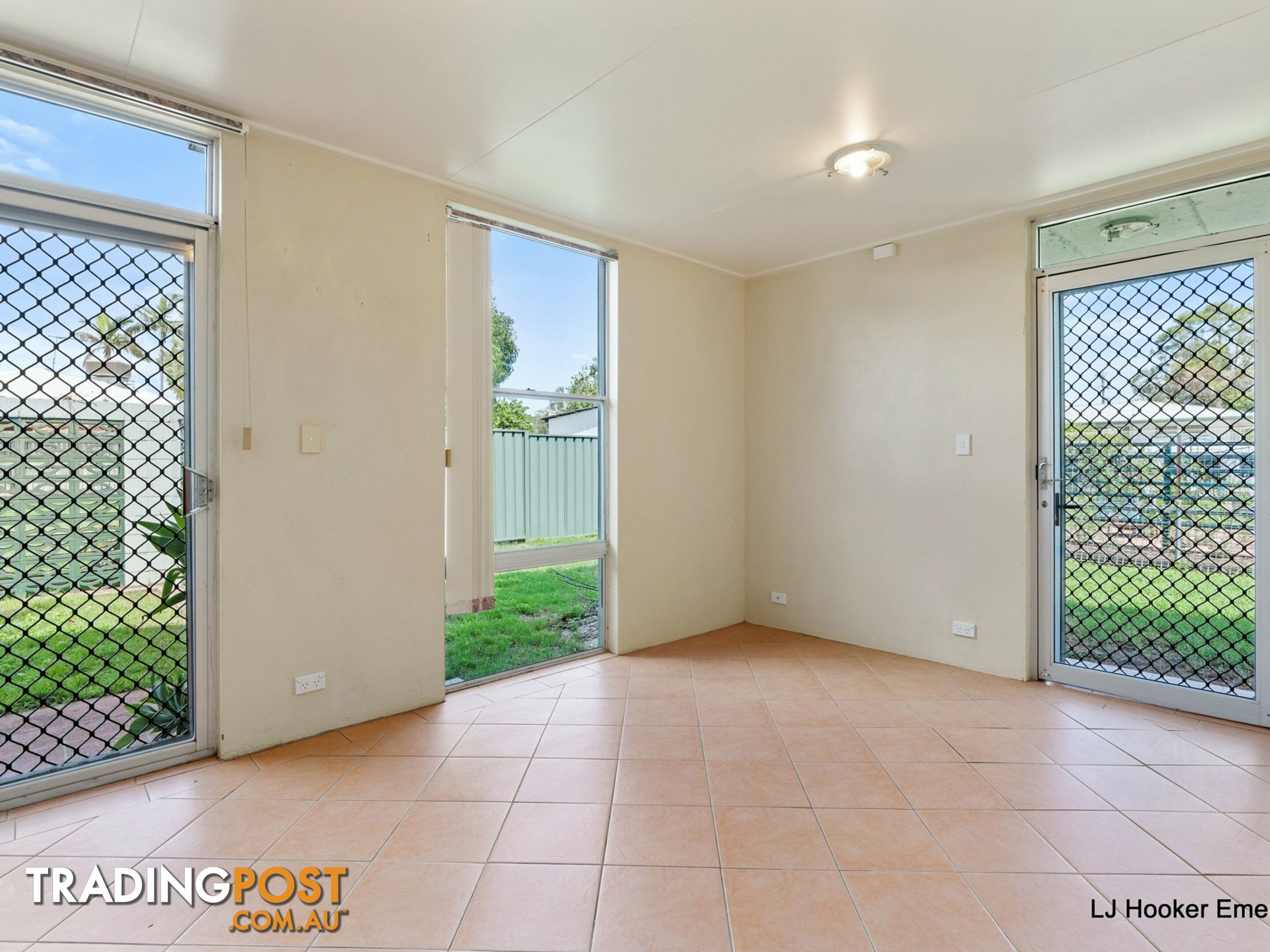 2/53 Dundas Street EMERALD QLD 4720